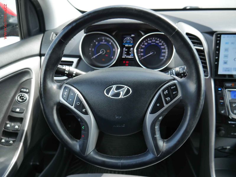 Hyundai i30 (2014) 1.6 CRDI, ČR, AC, výhřev sed. - fotka 13 z 19