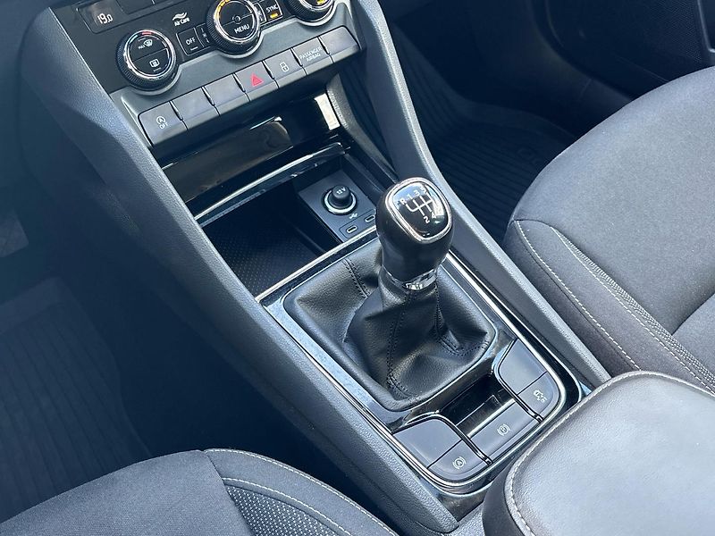 Škoda Karoq Ambition - fotka 20 z 25