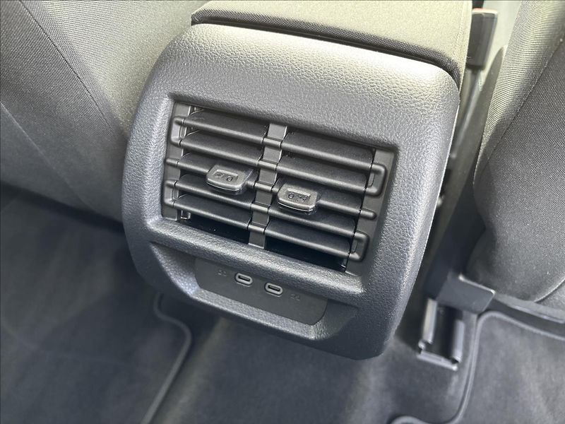 Ford Tourneo Connect 2,0 EcoBlue Active L2 Aut. - fotka 23 z 52