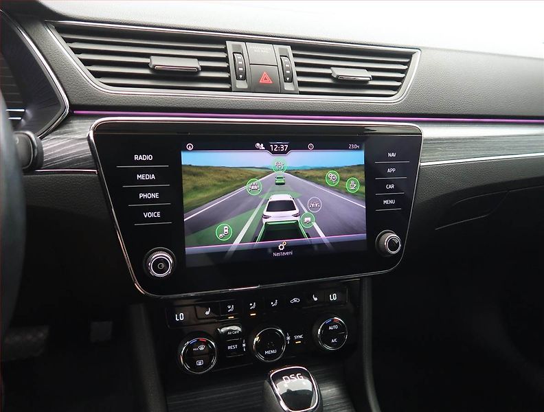 Škoda Superb (2020) Style 2.0 TDI - fotka 18 z 28
