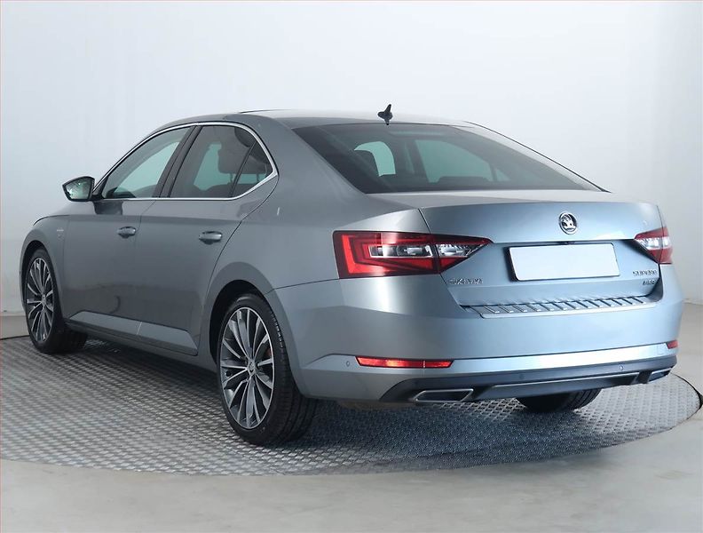 Škoda Superb (2015) Laurin&Klement 2.0 TDI - fotka 4 z 22
