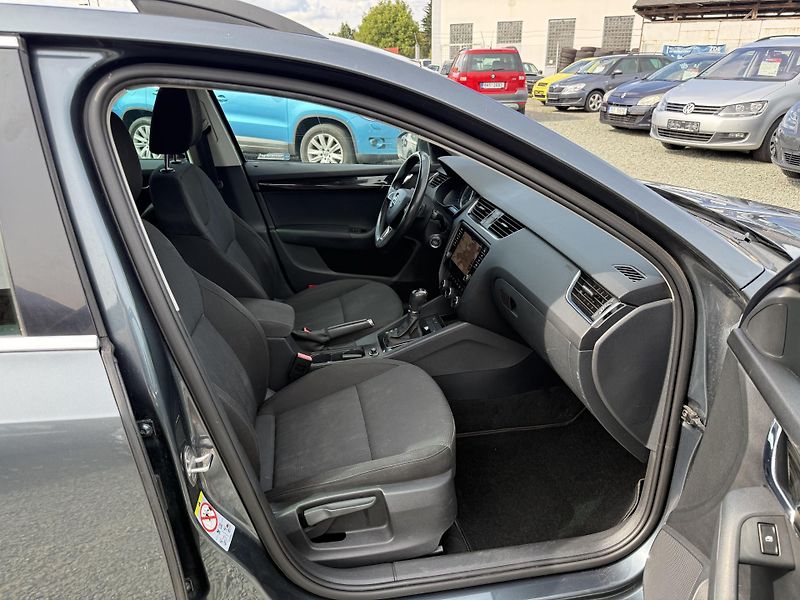 Škoda Octavia 1.6 TDI DSG STYLE - fotka 10 z 13