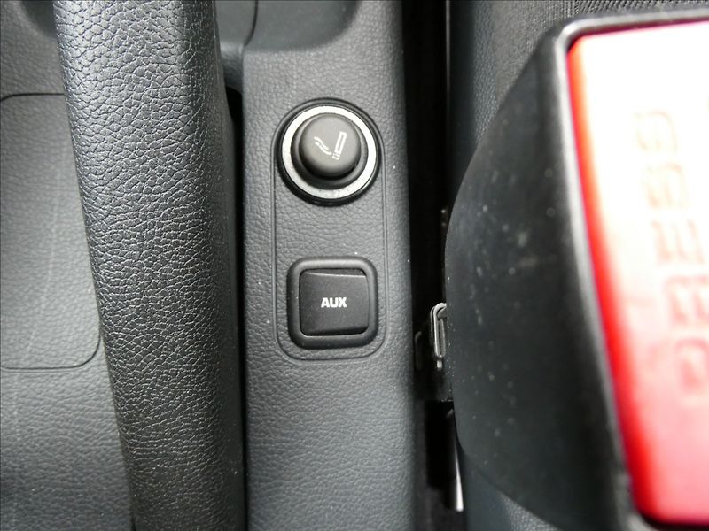 Škoda Fabia 1,2 TSi 63kW 2x kola, klima - fotka 20 z 38