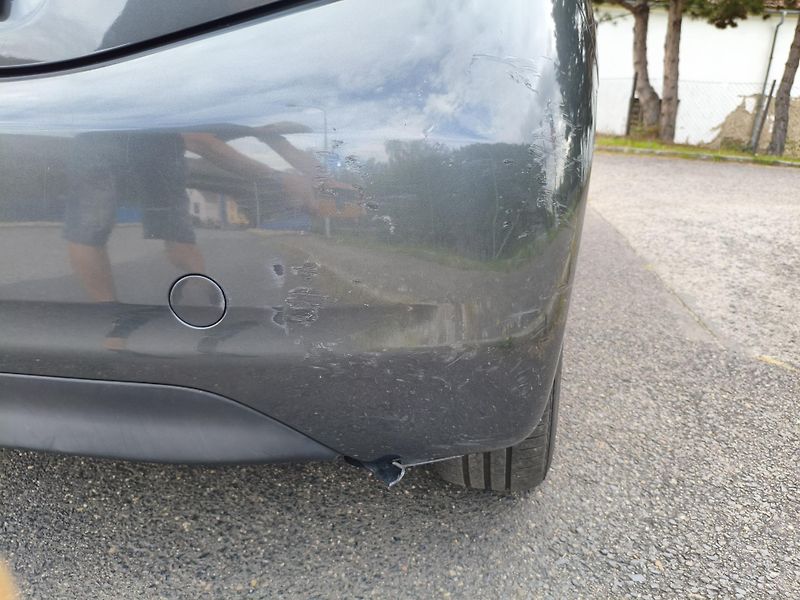 Peugeot 208 (2012) 1,6 eHDI 68Kw - fotka 29 z 33