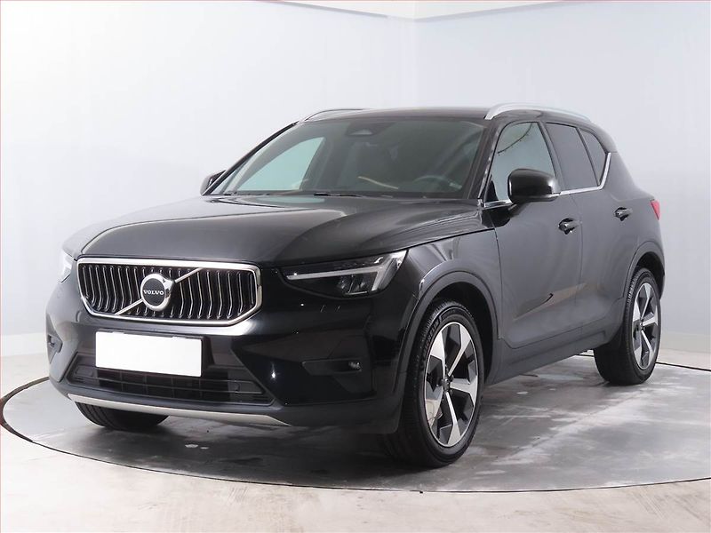 Volvo XC40 (2022) Inscription B3 - fotka 2 z 14