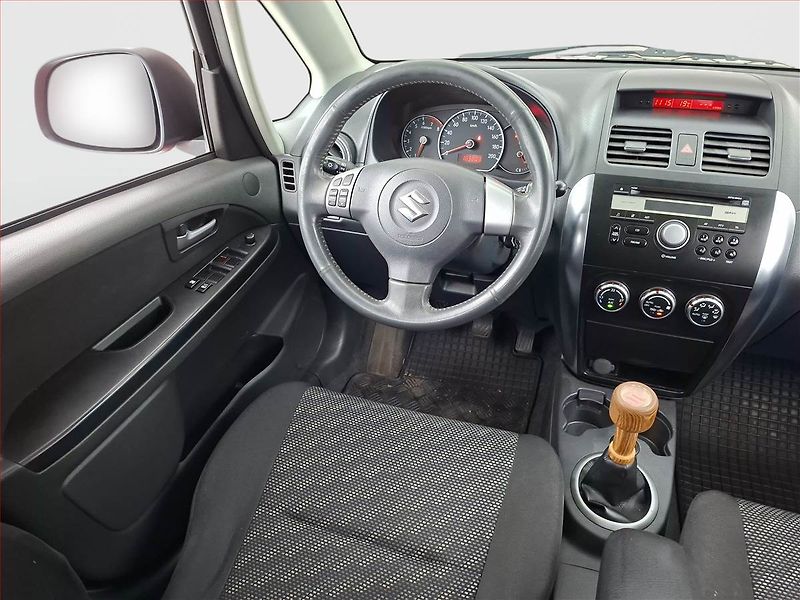 Suzuki SX4 (2009) 1.6 VVT, Vyhř. sedaček - fotka 7 z 14