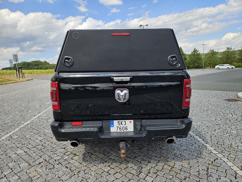 RAM 1500 (2019) 5.7HEMI + LPG LARAMIE - fotka 9 z 38