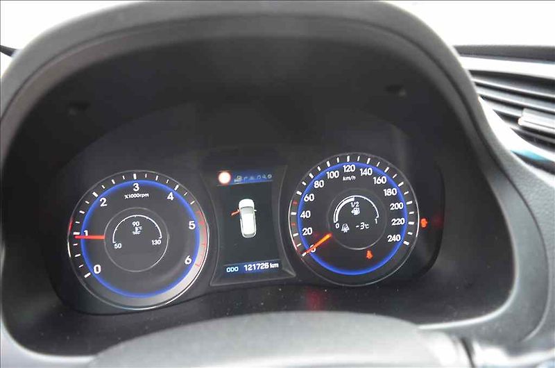 Hyundai i40 (2015) 1,7 CRDI - fotka 12 z 17