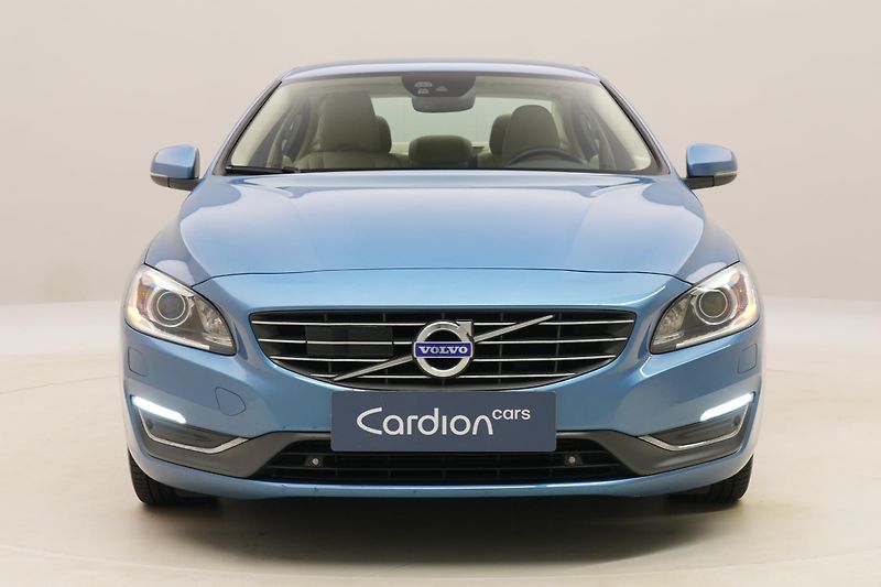 Volvo S60 D4 SUMMUM AUT - fotka 15 z 45