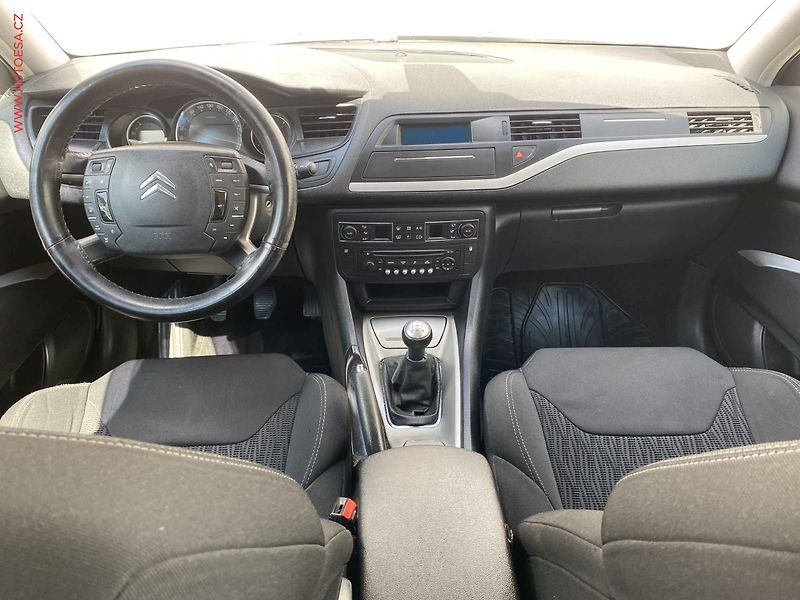 Citroën C5 (2011) 1.6HDi, AC, tempo, park.asist - fotka 8 z 15