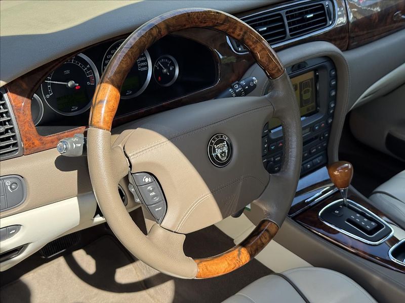 Jaguar S-Type 2,7 D V6 LUXURY ČR - fotka 10 z 26