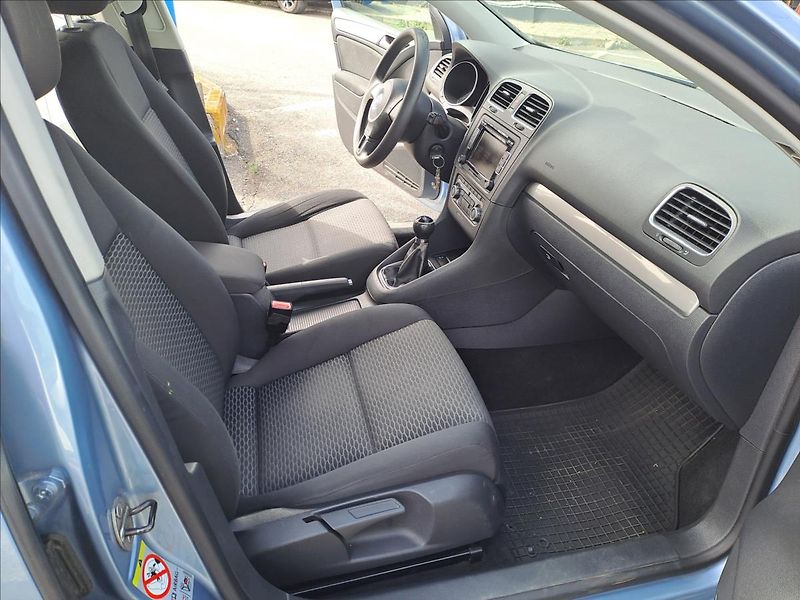 Volkswagen Golf 1,4 MPI KLIMA - fotka 8 z 14