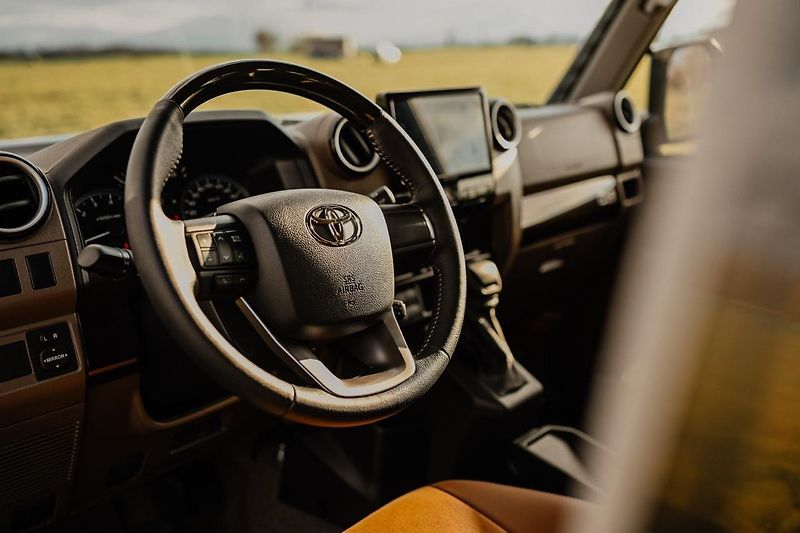 Toyota Land Cruiser (2025) AT,LED,ALCANTARA,CARPLAY - fotka 21 z 33