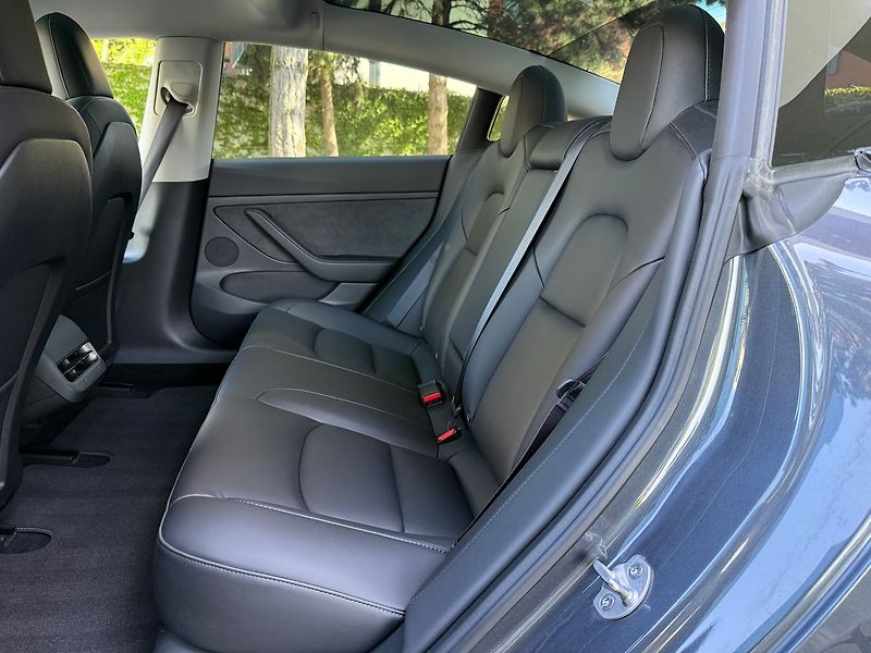 Tesla Model 3 Long Range AWD Tažné - fotka 10 z 38