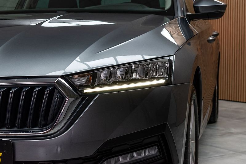 Škoda Octavia 2.0 TDI DSG*MASÁŽE*ACC*DPH* - fotka 31 z 38