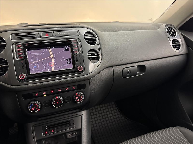 Volkswagen Tiguan 2,0 110kW 4X4 NAVI SERVIS TZ - fotka 17 z 41