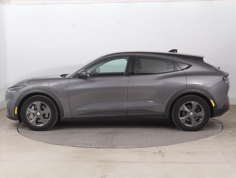 Ford Mustang Mach-E (2021) Standard Range RWD, SoH 94% - fotka 3 z 20
