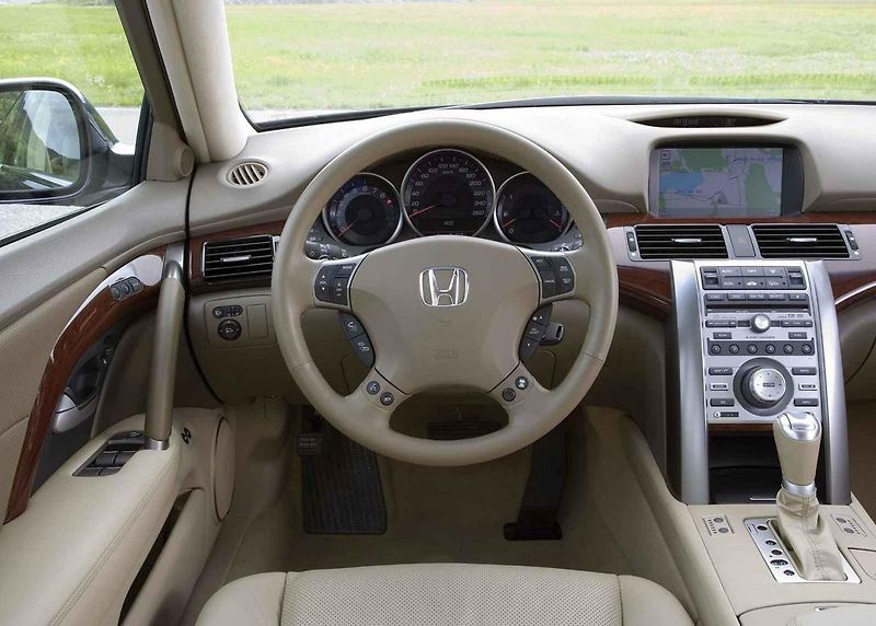 Honda Legend se dnes v bazarech prodává jen po kusech. Stačí na ni ale 200 tisíc korun.