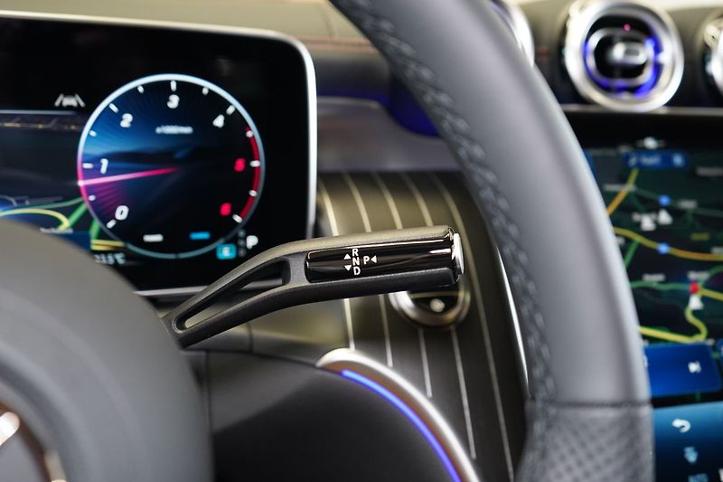 Mercedes-Benz GLC 220d 4M AMG, Ventilace, Tažné - fotka 24 z 50
