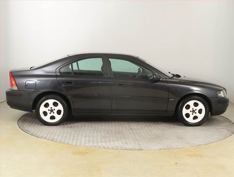 Volvo S60 (2000) 2.4, nová STK, rezervace - fotka 6 z 16