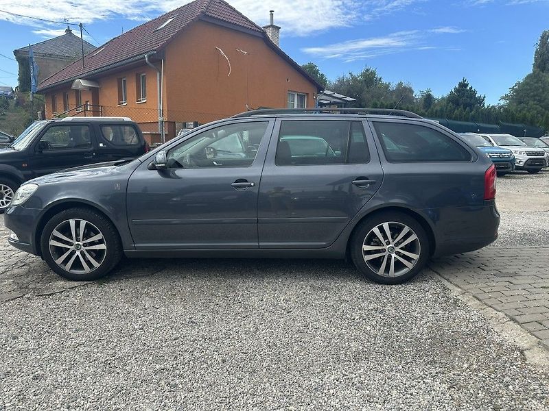 Škoda Octavia Style 2.0 TDi 103kW serviska - fotka 6 z 22