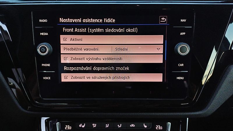 Volkswagen Touran 2.0 TDI 110kW HIGHLINE - fotka 42 z 50