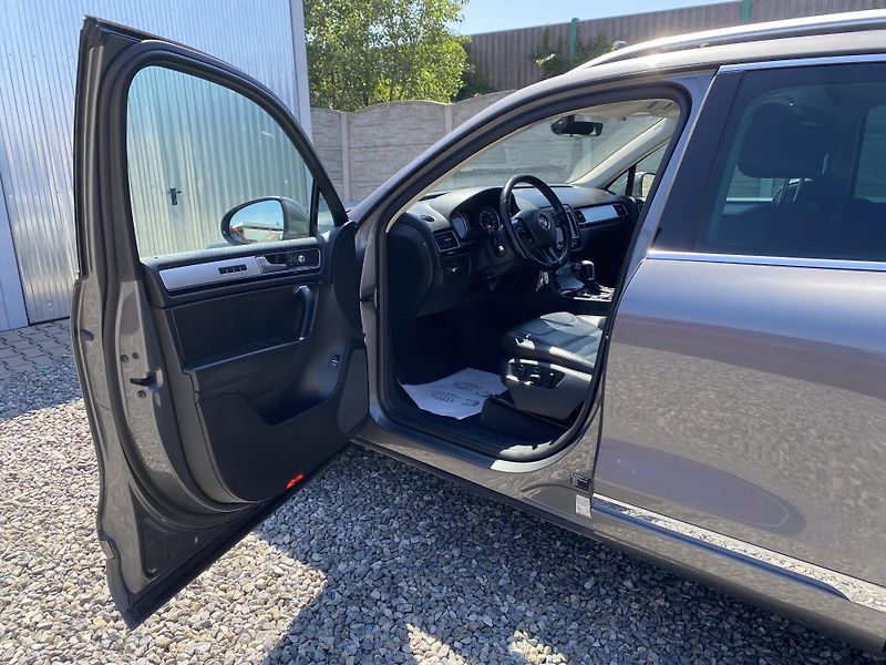 Volkswagen Touareg 3.0TDi 4x4 FL 2017 ELEGANCE 1A - fotka 92 z 176