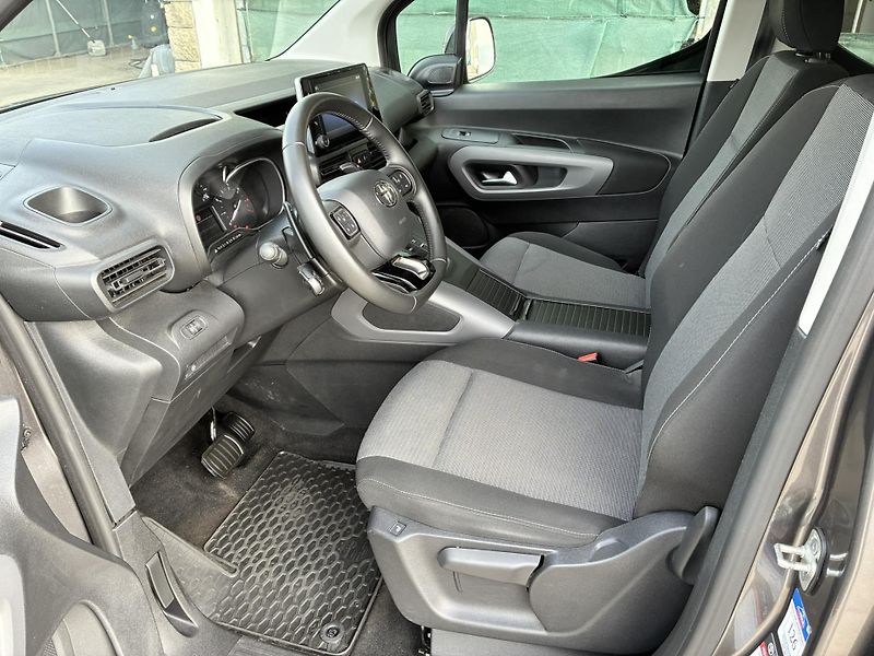 Toyota ProAce City 1.2T 130k L2 Family - fotka 10 z 23