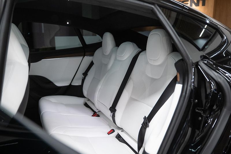 Tesla Model S (2023) Free Unlimited Supercharging - fotka 29 z 59