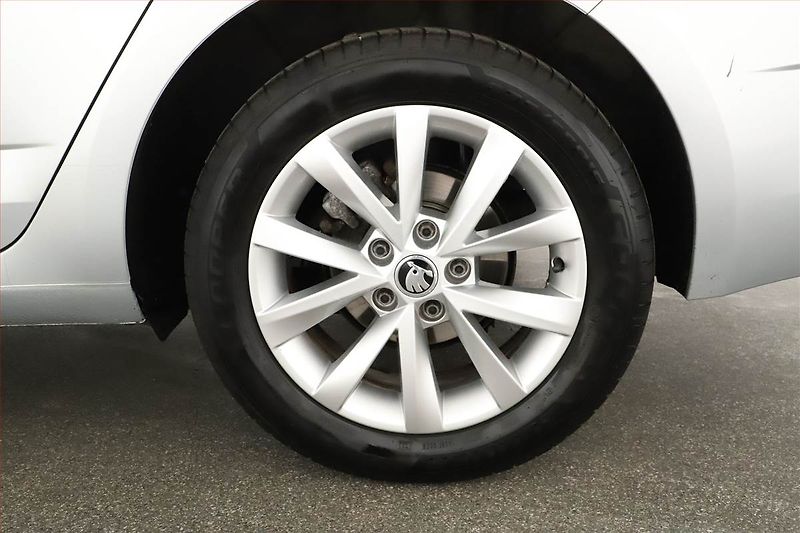 Škoda Octavia (2018) Style 1.6 TDI, ČR,1.maj - fotka 14 z 14