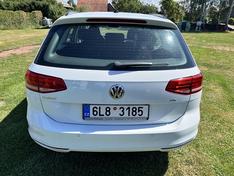 Volkswagen Passat 1.4TSI 92KW,NAVI,LED,ALU - fotka 6 z 44