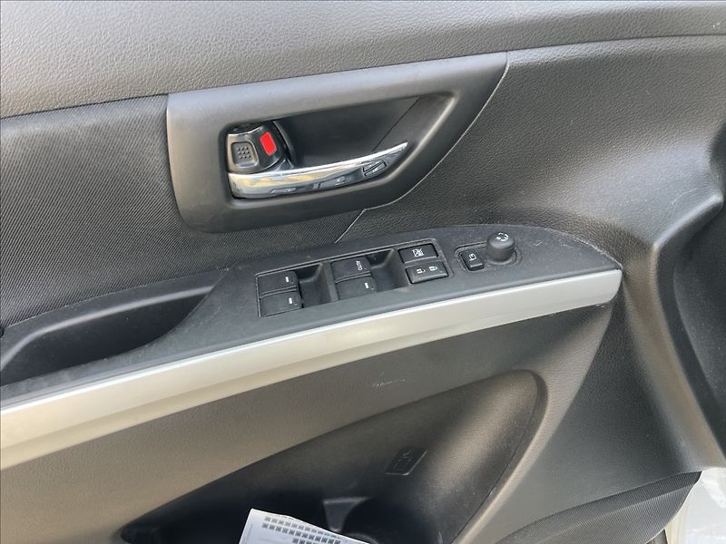 Suzuki SX4 S-Cross 3,0 DDiS 88kw 4x4 havarované, - fotka 14 z 31