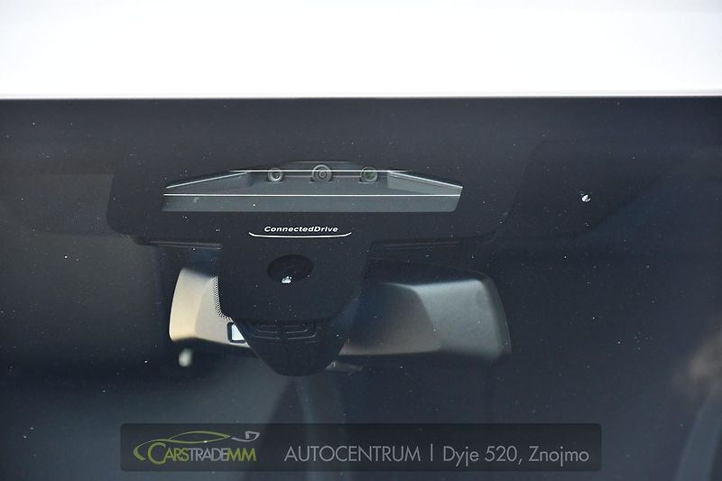BMW Řada 3 320D XDRIVE M-SPORT ČR HUD - fotka 53 z 59