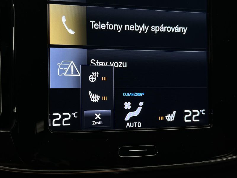 Volvo XC40 D3 MOMENTUM PRO MAN - fotka 31 z 34