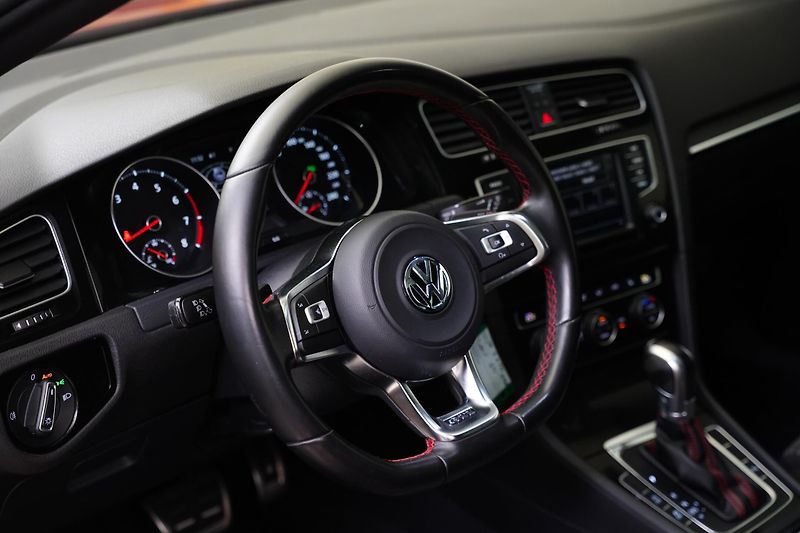 Volkswagen Golf - fotka 14 z 25