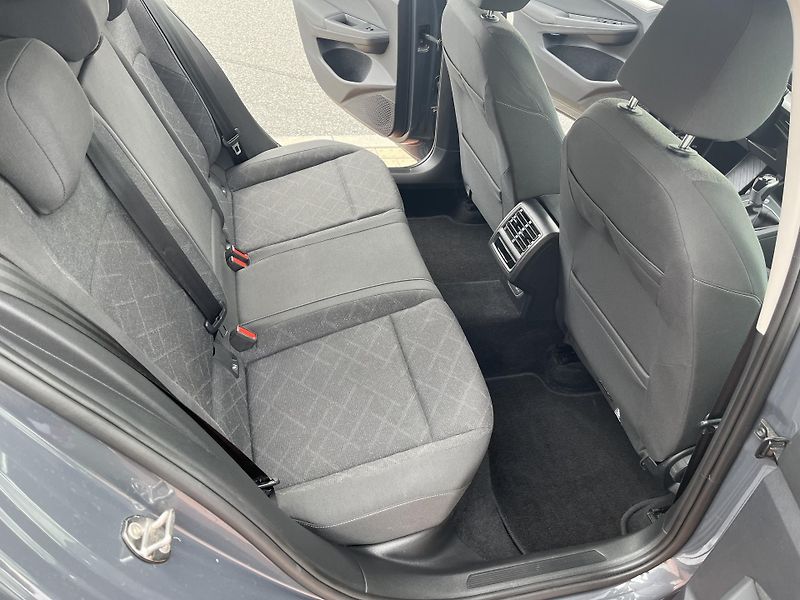 Volkswagen Golf 1.5 TSi  110 kW ČR - fotka 14 z 34