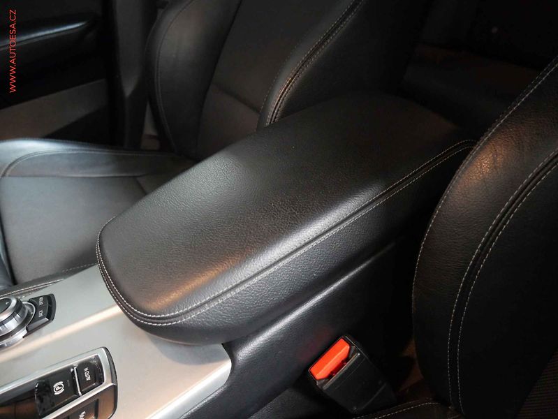 BMW X3 (2011) 2.0 D xDrive20d, 1.maj, AT - fotka 19 z 22