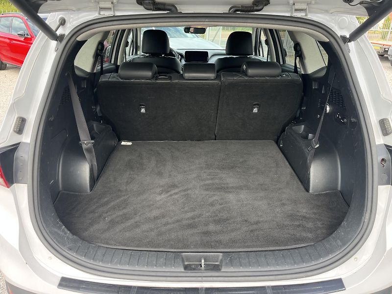 Hyundai Santa Fe (2021) 2.2.CRDi, 4x4, AT, 7 - míst.  - fotka 19 z 26
