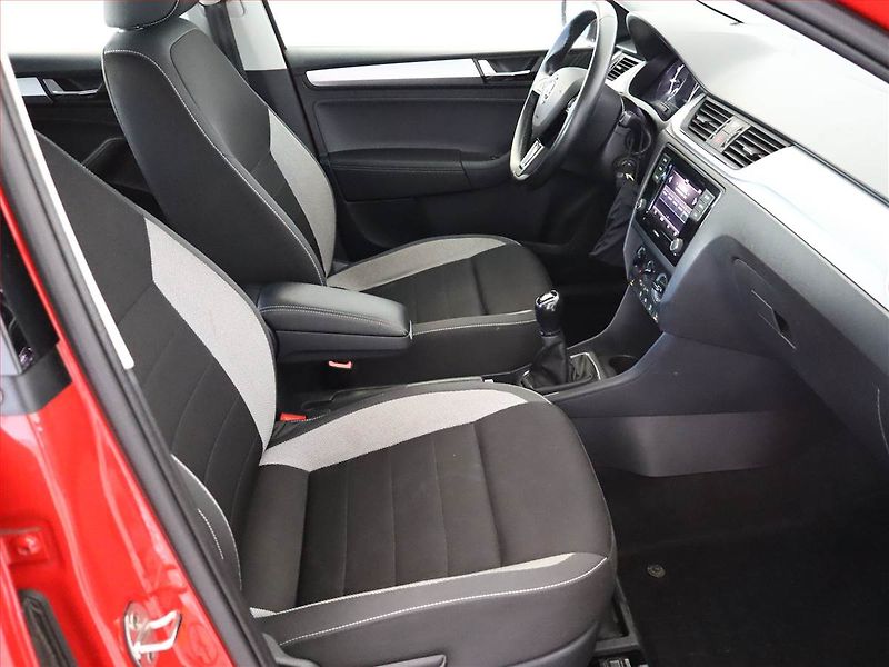 Škoda Rapid (2018) 1.0 TSI, Park. senzory - fotka 7 z 12