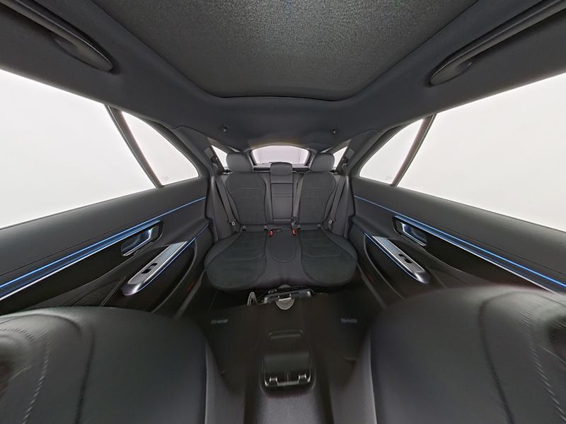 Mercedes-Benz Třídy E E220d AMG Edition Advanced + - fotka 6 z 8