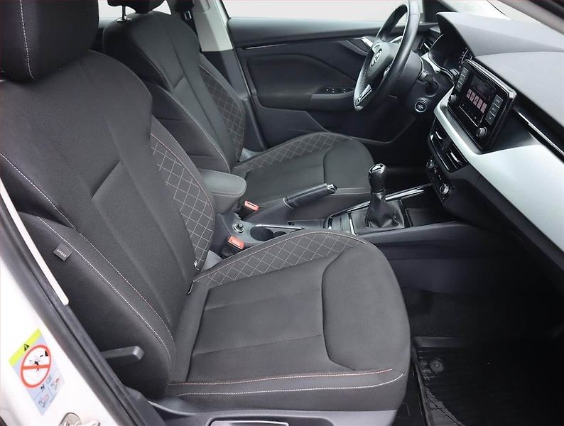 Škoda Scala (2019) Ambition 1.6 TDI, Serv.kniha - fotka 9 z 20