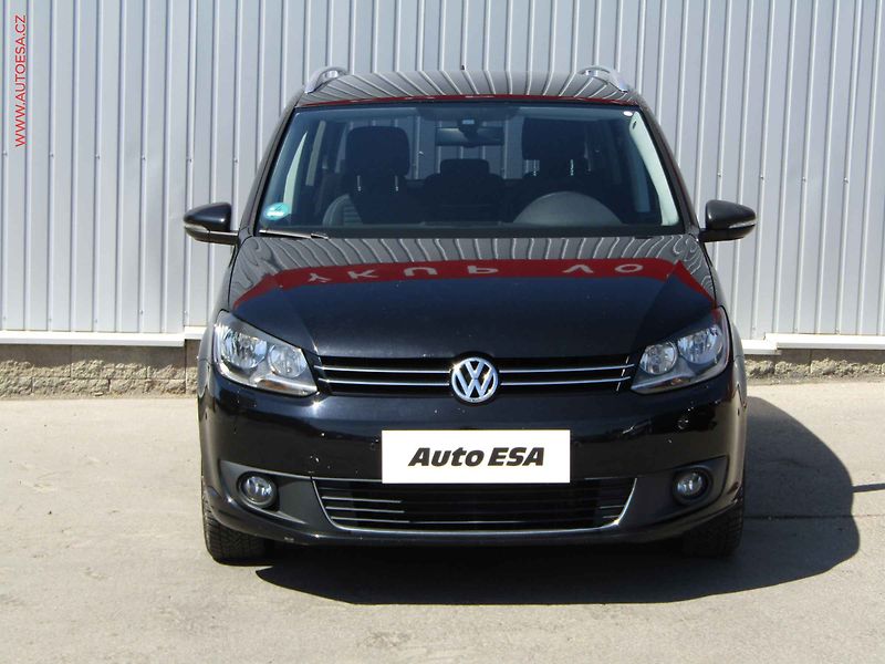Volkswagen Touran (2015) 1.6TDi, Navi, AC - fotka 2 z 20