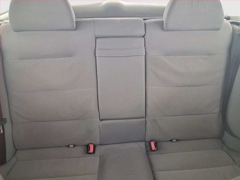 Volkswagen Passat (2004) Comfortline 1.9 TDI, po STK - fotka 10 z 20