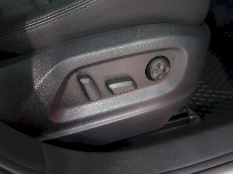 Volkswagen Sharan (2019) HIGHLINE 2.0TDI 4x4 DSG 7MÍST - fotka 15 z 45