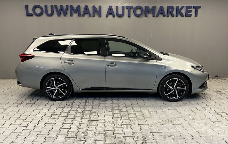 Toyota Auris 1.8 Hybrid AT SELECTION TS - fotka 16 z 16