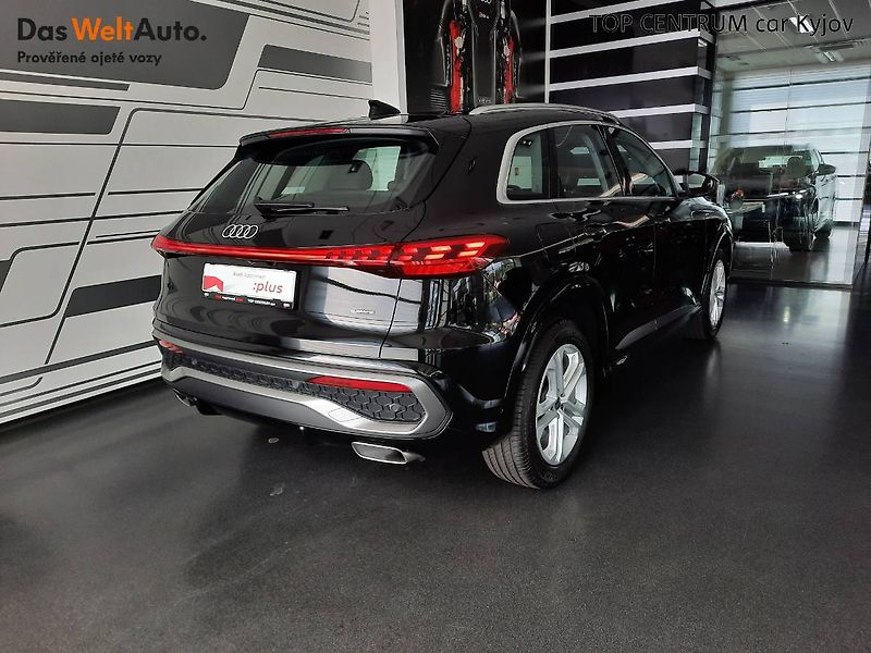Audi Q5 (2025) S Line 2.0 TFSI quattro (150kW - fotka 2 z 25