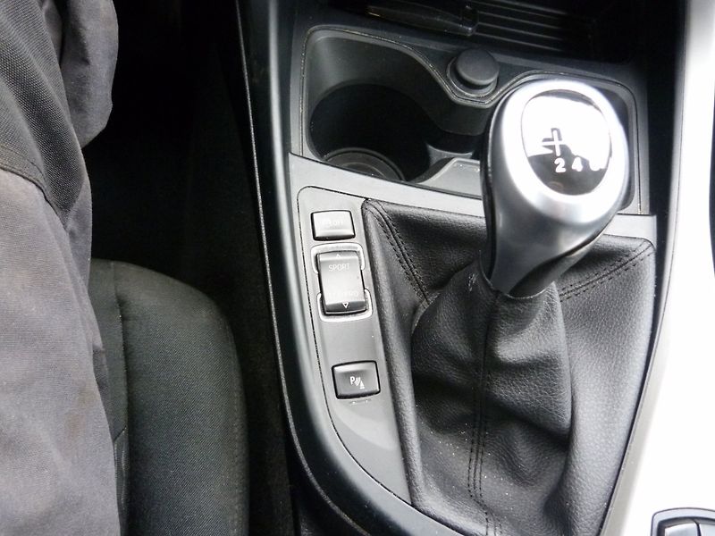 BMW Řada 1 118D 2.0D - fotka 16 z 22