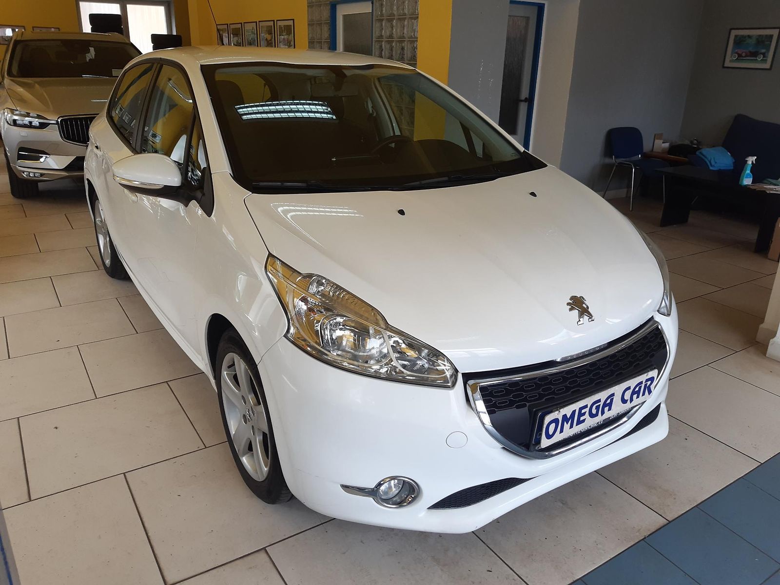 Peugeot 208 1.2 i KLIMA koup. ČR