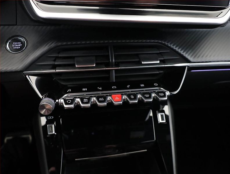 Peugeot 2008 (2022) GT Line 1.2 PureTech, Automat - fotka 10 z 19