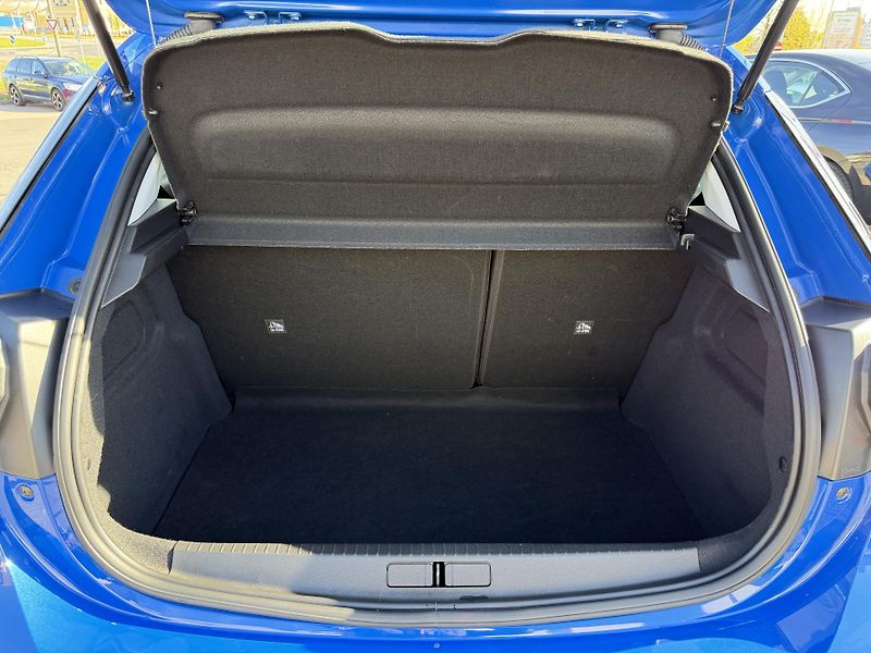 Opel Corsa 1,2T/74kW - Elegance - fotka 53 z 67